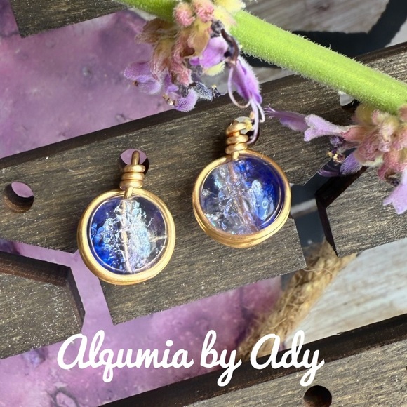 Blue gemstones  Quartz earrings studs - Picture 1 of 1